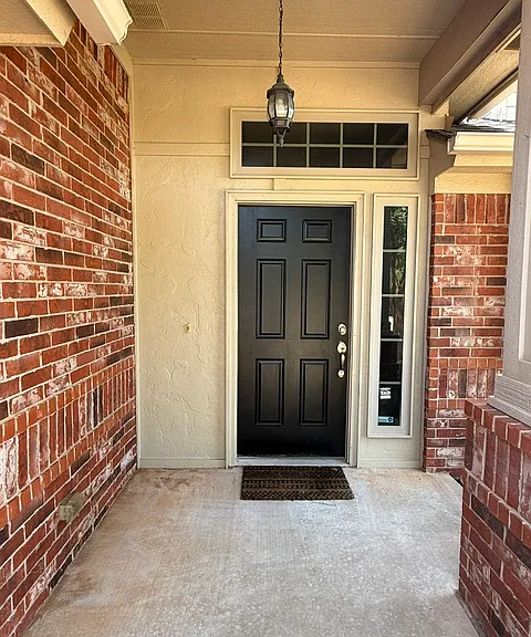 3500 Frederick Dr — Photo 2