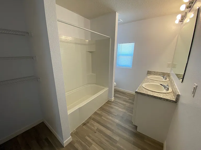 204 Gladiola Ct — Photo 13