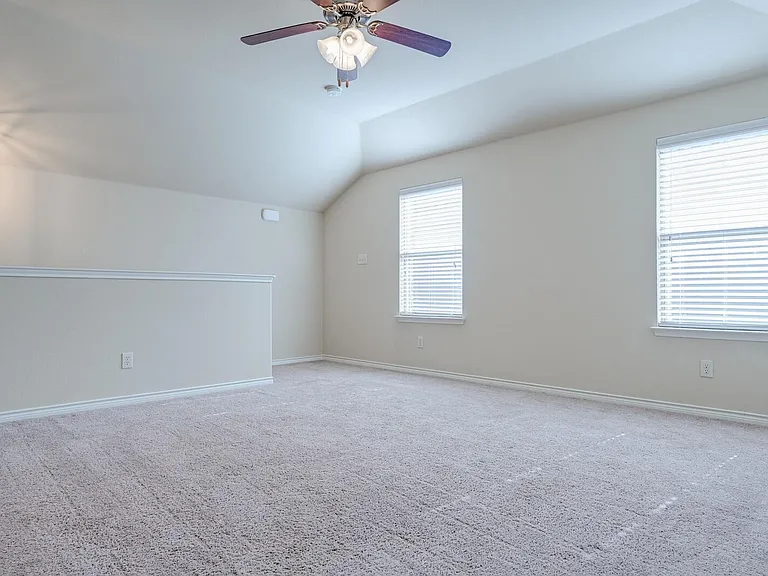 940 Lancashire Ln — Photo 25