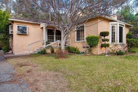 3rd image of 747 Florecita Ln