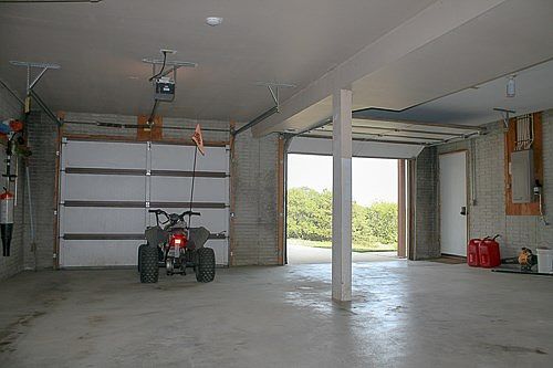 3rd image of 506 Hidden Hollows Dr