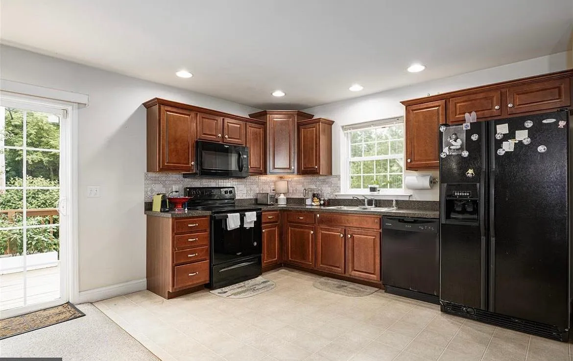 115 Gentlemens Way — Photo 4