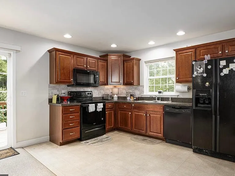 115 Gentlemens Way — Photo 4