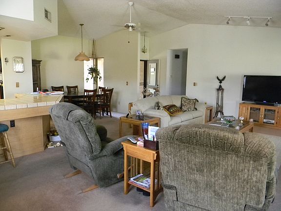 3rd image of 9524 Vista Hills Pl
