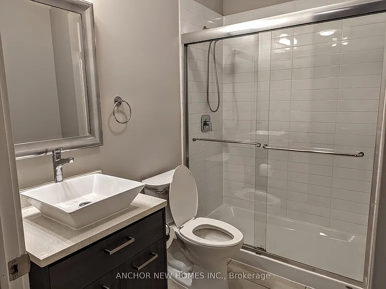 150 Main St W #304 — Photo 14