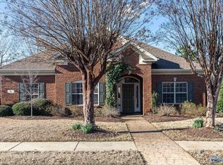 6 Queensland Dr SW, Huntsville, AL 35824