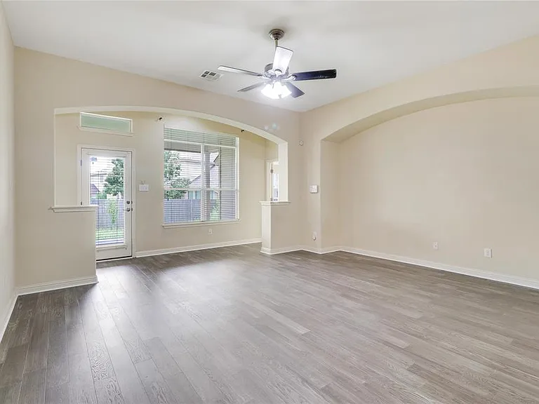 3608 Glastonbury Trl — Photo 26