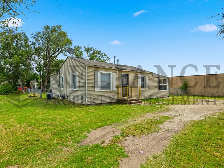 6021 W Newell St — Photo 3