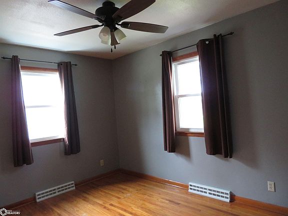 4th image of 417 7th Ave NE