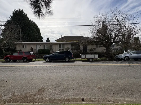 424 N Skidmore St, Portland, OR 97217