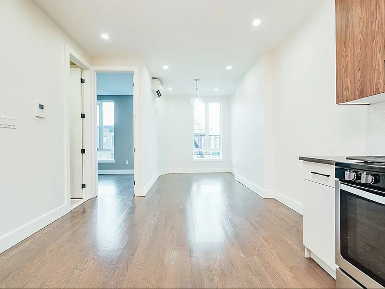 15 Palmetto St #5D — Photo 1