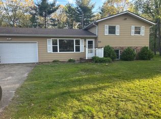 300 9th Ave NW, Demotte, IN 46310