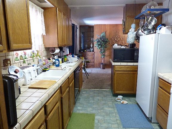 5th image of 1100 Arnold St