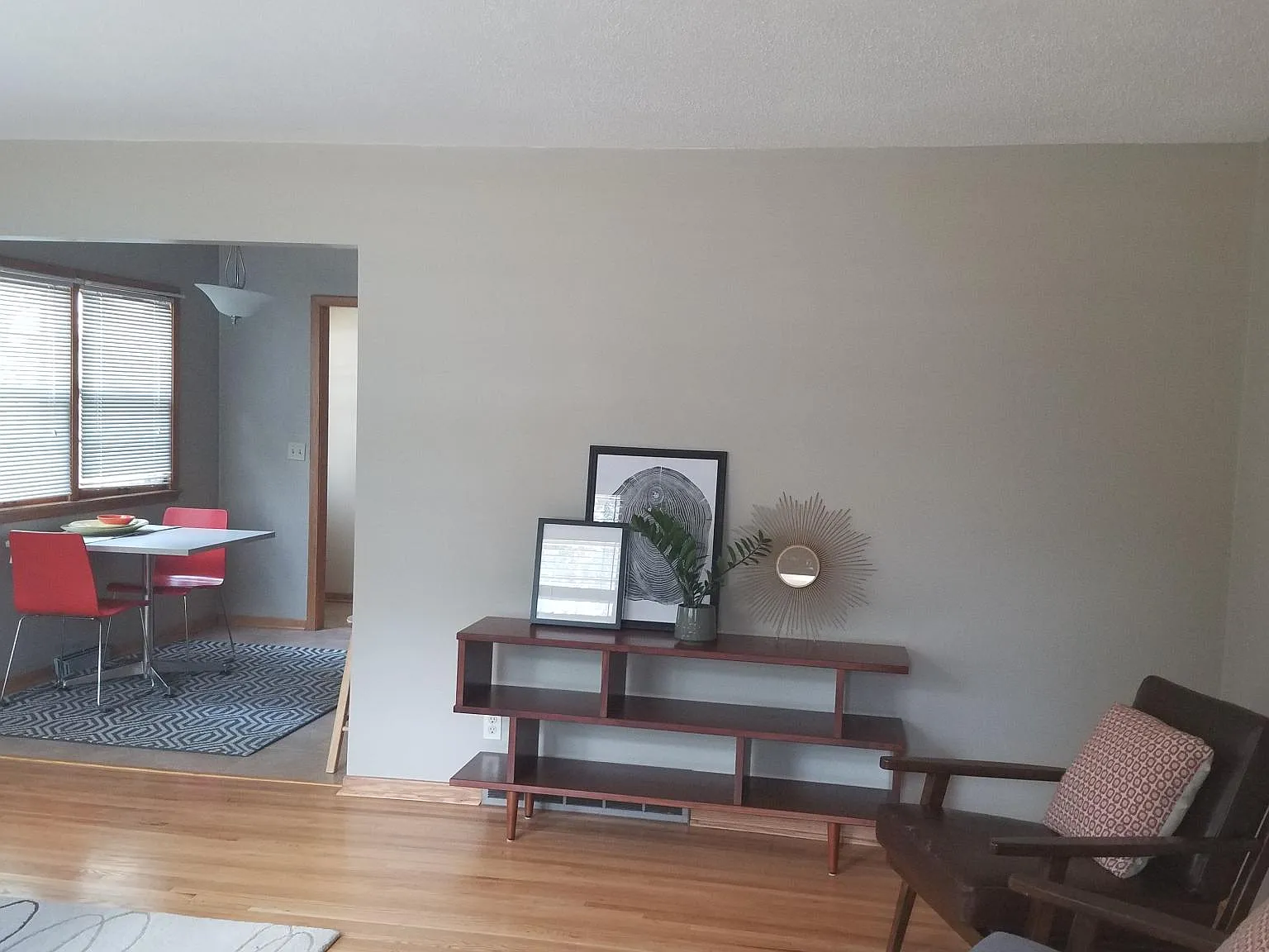 3 bed, 2200 sqft, $2,300 — Photo 4