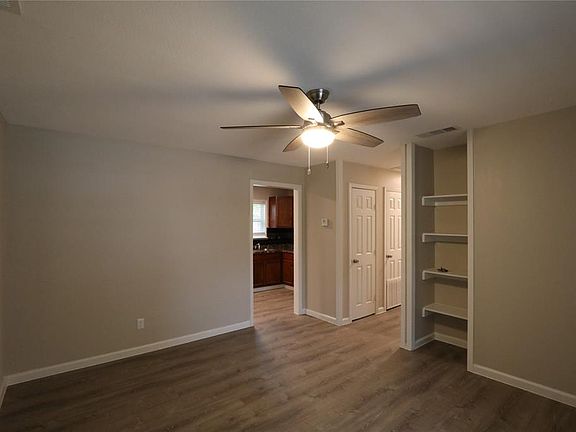 4th image of 1317 Valley View St