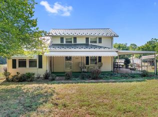 1056 Dews Rd, Hurt, VA 24563