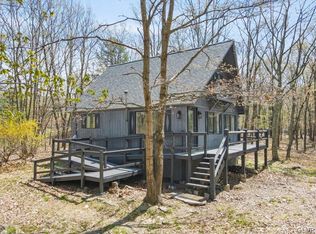 329 Snow Mass Rd, Henryville, PA 18332