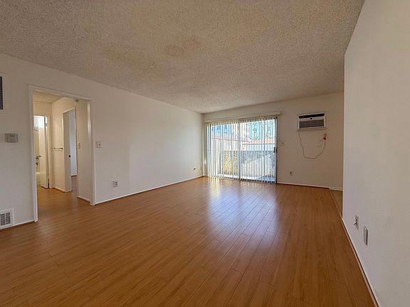 3rd image of 3720 Clarington Ave #203
