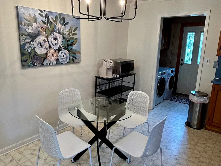 422 Hawley Ave — Photo 1