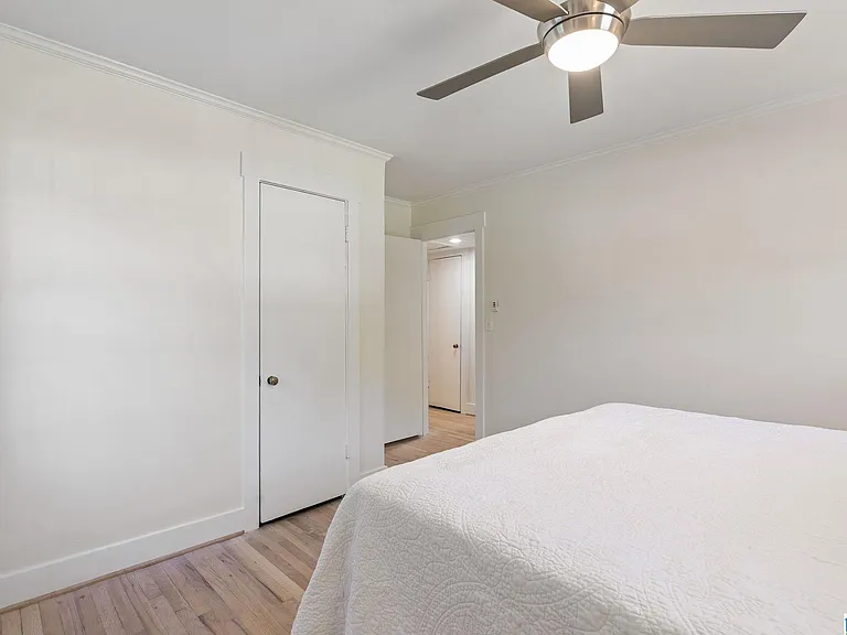 601 Grove St — Photo 16
