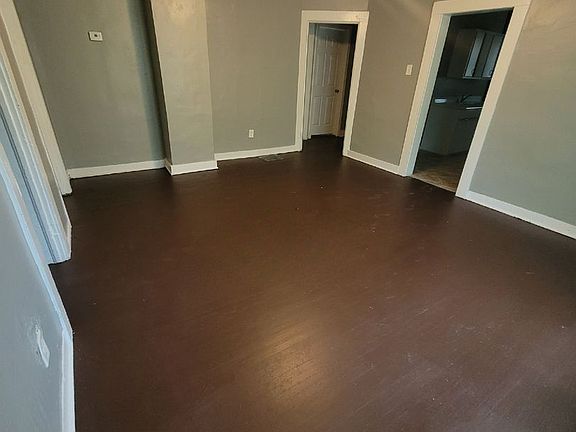 3rd image of 109 S 16th St #111