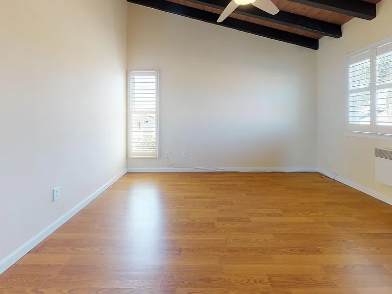 2112 Warfield Ave #5 — Photo 9