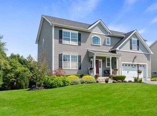 17 Thames Rd, Poughkeepsie, NY 12603