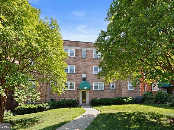 3rd image of 1627 Massachusetts Ave SE #T1-b1