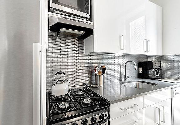 4th image of 190 E 104th St APT 2C