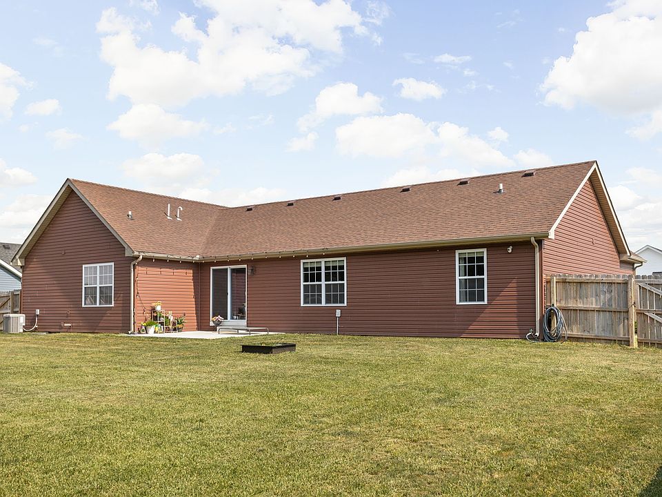 2nd image of 118 Abbey Ln