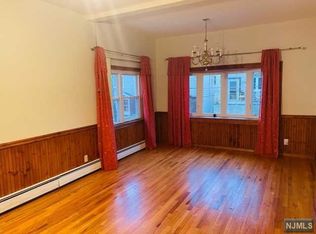 733 1st St, Secaucus, NJ 07094