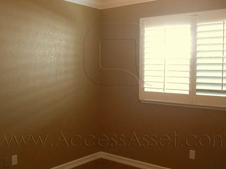 1235 N Lincoln St — Photo 8