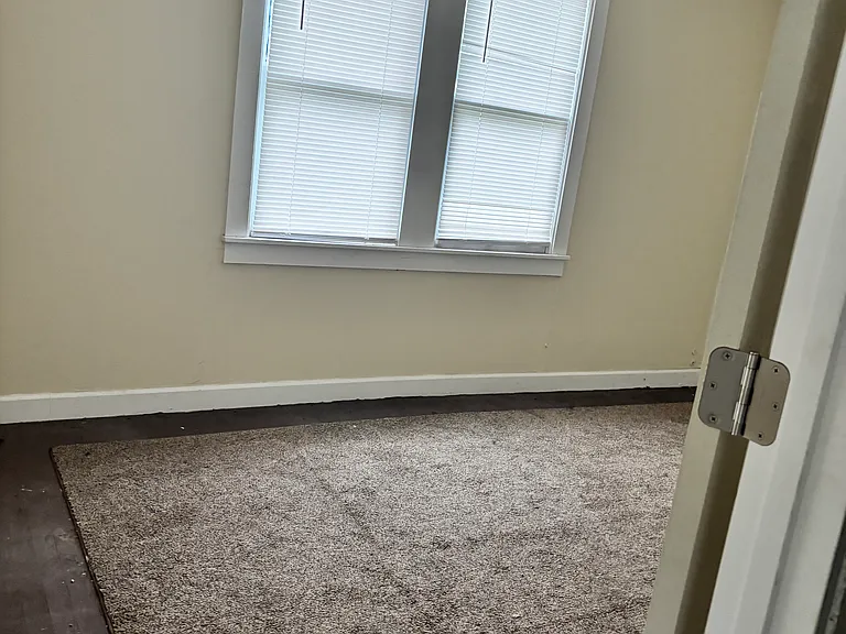 525 W King Ave — Photo 9