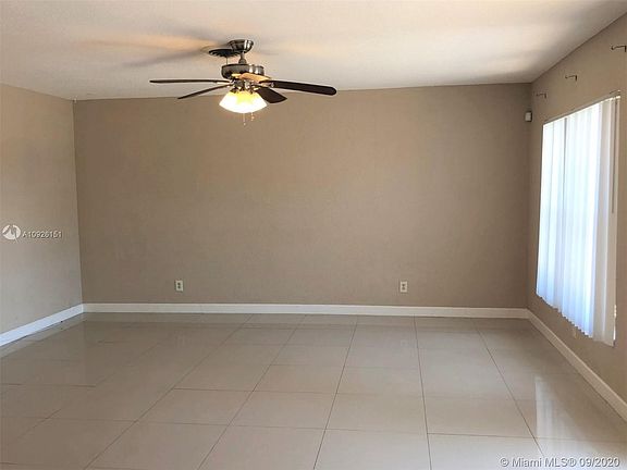 2nd image of 701 NE 46th Ct #701
