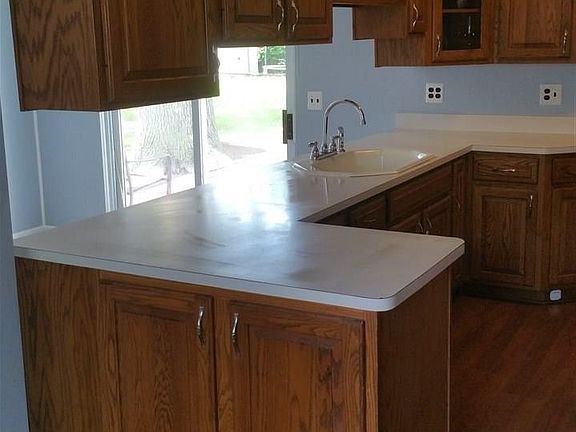 3rd image of 38271 Warwickshire Dr