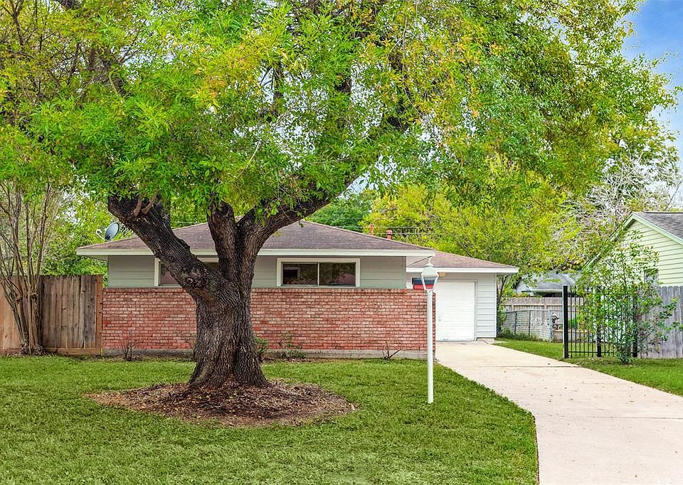1st image of 5819 Willow Oak Dr
