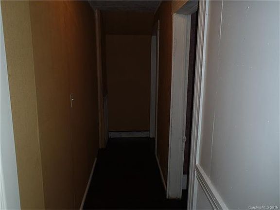 4th image of 515 S Meeting St