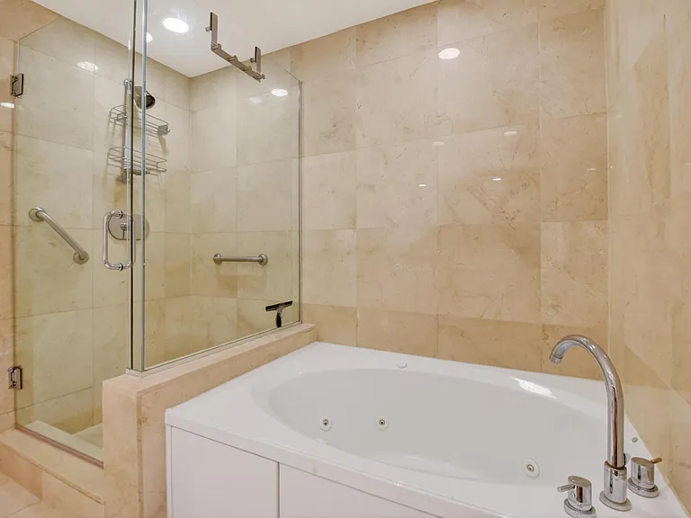 550 Okeechobee Blvd #423 — Photo 37