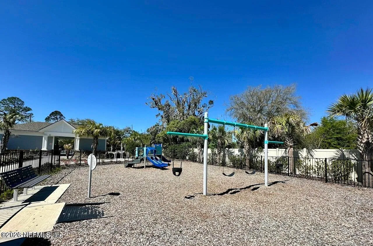 3 bed, 2.5 bath, 1548 sqft, $1,900 — Photo 3