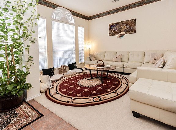 3rd image of 3308 Bluegrass Dr