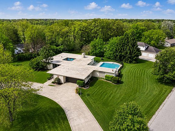 3rd image of 102 Sylvan Dr