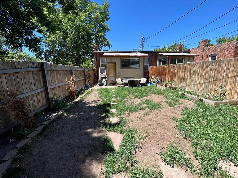 490 S Grant St — Photo 18