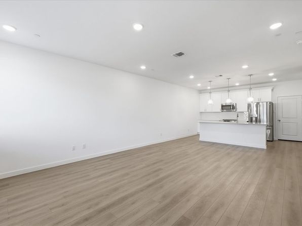 7621 Dakota Dr