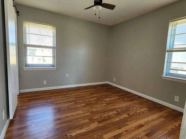 2626 Linda Dr — Photo 13