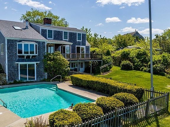4th image of 69-69 Hillcrest Acre #D