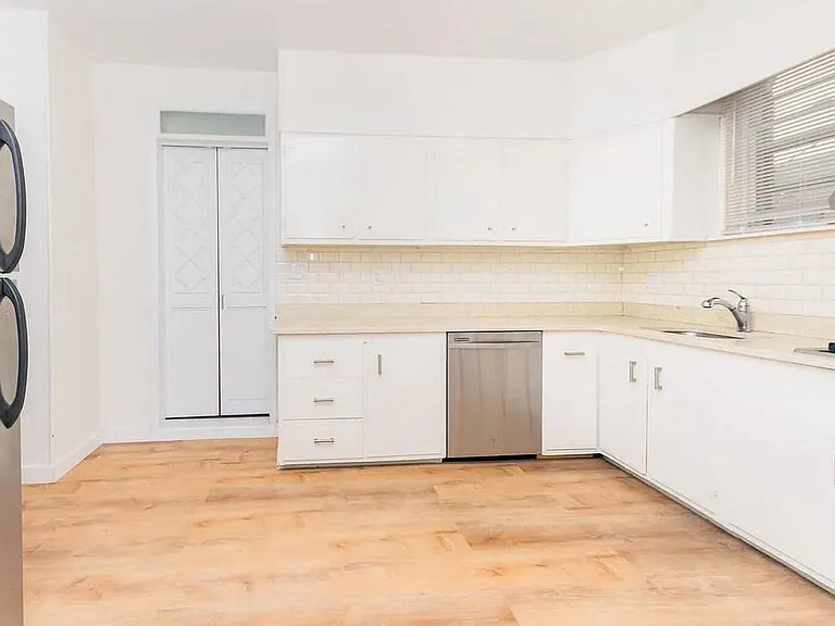 1861 Mulford Ave #1 — Photo 18
