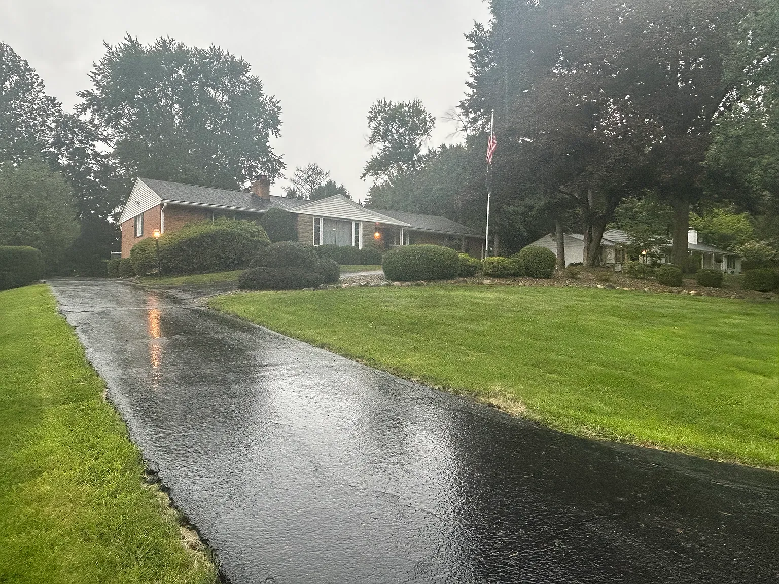 4 bed, 2018 sqft, $3,480 — Photo 2