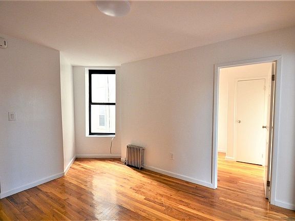 3rd image of 516 W 136th St APT 42