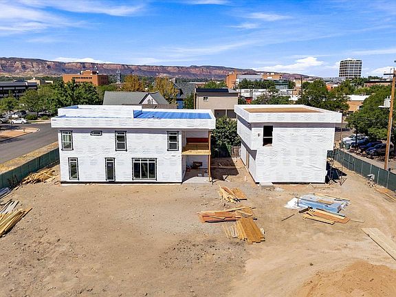 3rd image of 822 Colorado Ave