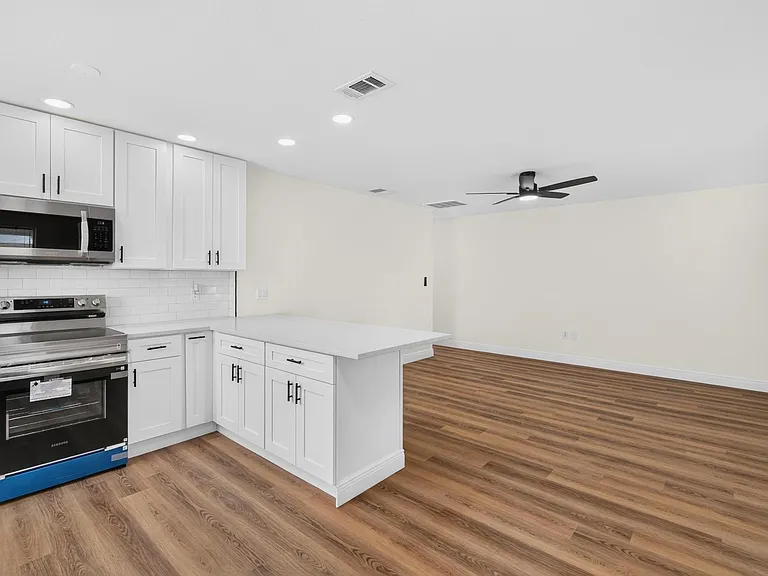 205 14th St W — Photo 11